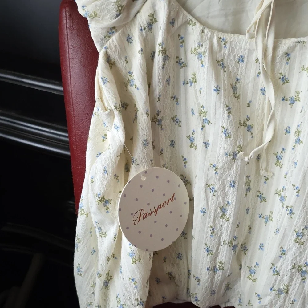 Floral Sleeveless Top with Ruffled Straps Very Soft - Picture 4 of 4